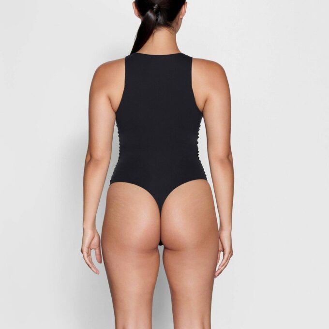 PASSAR ALLA HÖG HALSAD BODY PASSAR ALLA HÖG HALSAD BODY