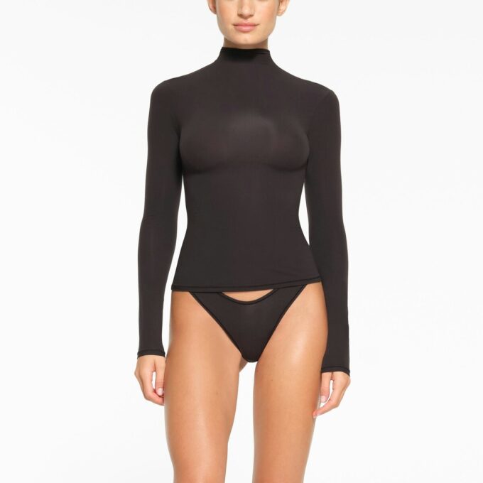 PASSAR ALLA TURTLENECKED TOPP PASSAR ALLA TURTLENECKED TOPP