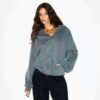 POJKVÄN FLEECE OVERSIZED HOODIE MED DRAGKEDJA POJKVÄN FLEECE OVERSIZED HOODIE MED DRAGKEDJA