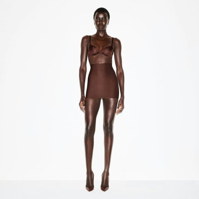 SKIMS BODY CORE SCULPT-KORT SKIMS BODY CORE SCULPT-KORT