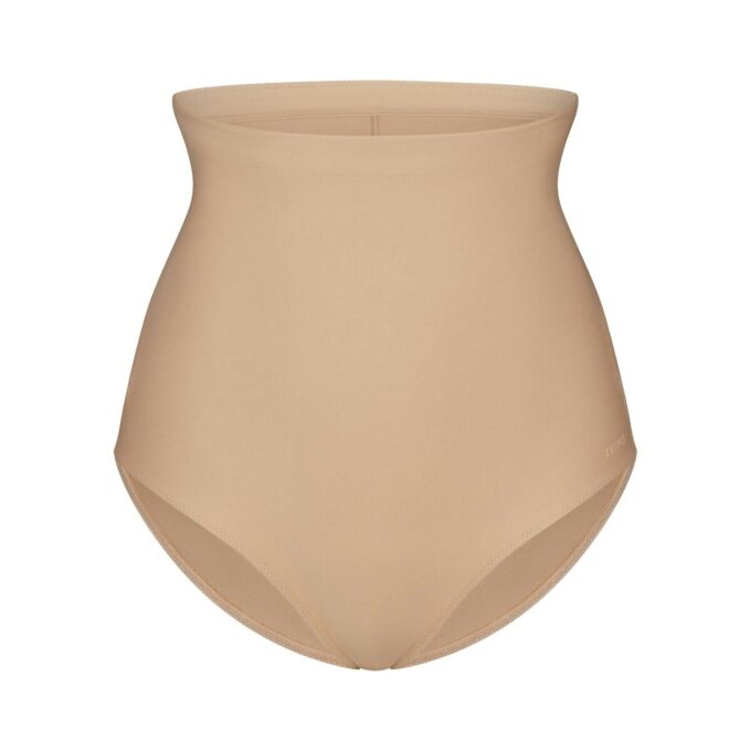SKIMS BODY CORE SCULPT RUMPLYFTANDE TROSOR