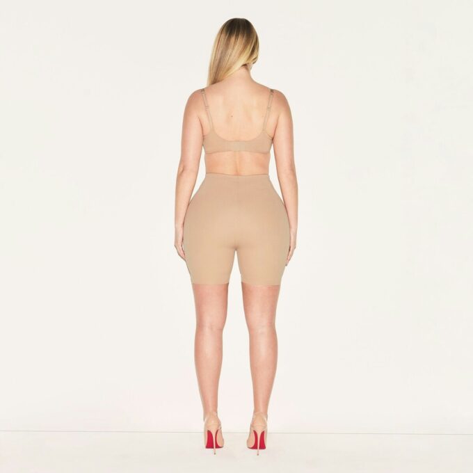 SKIMS BODY HIP ENHANCING VADDRADE SHORT