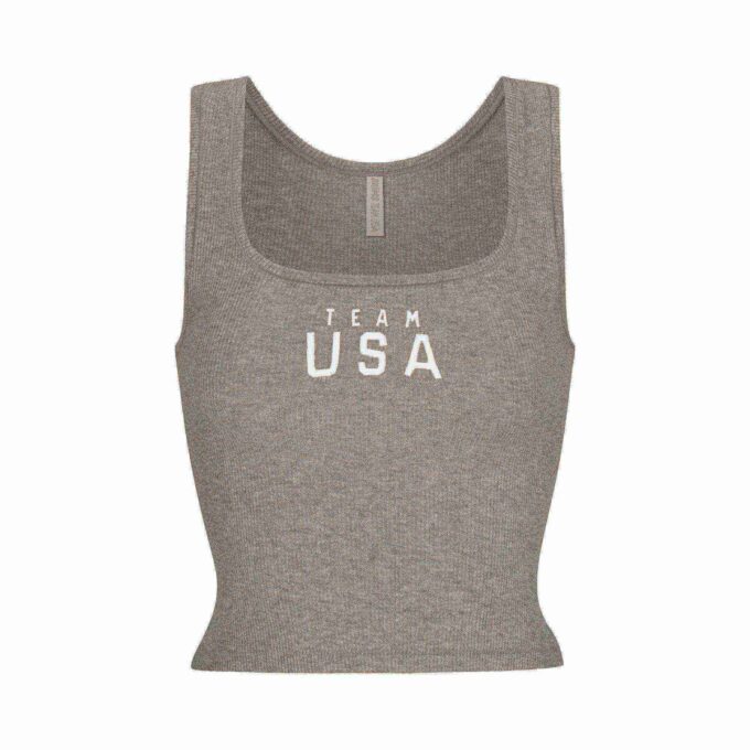 SKIMS FÖR TEAM USA BOMULLSRIBBADE OLYMPIC-LINNE SKIMS FÖR TEAM USA BOMULLSRIBBADE OLYMPIC-LINNE