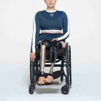 SKIMS FÖR TEAM USA SIGNATURE SWIM PARALYMPISK LÅNGÄRMAD BOKAD T-SHIRT SKIMS FÖR TEAM USA SIGNATURE SWIM PARALYMPISK LÅNGÄRMAD BOKAD T-SHIRT
