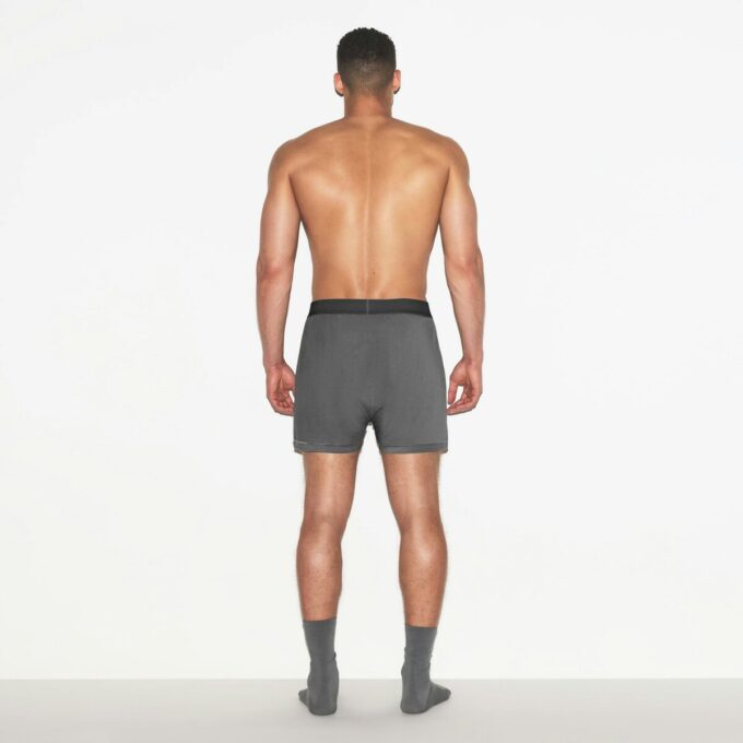 SKIMS HERRBOXERS I BOMULL STICKAD 3-PACK SKIMS HERRBOXERS I BOMULL STICKAD 3-PACK