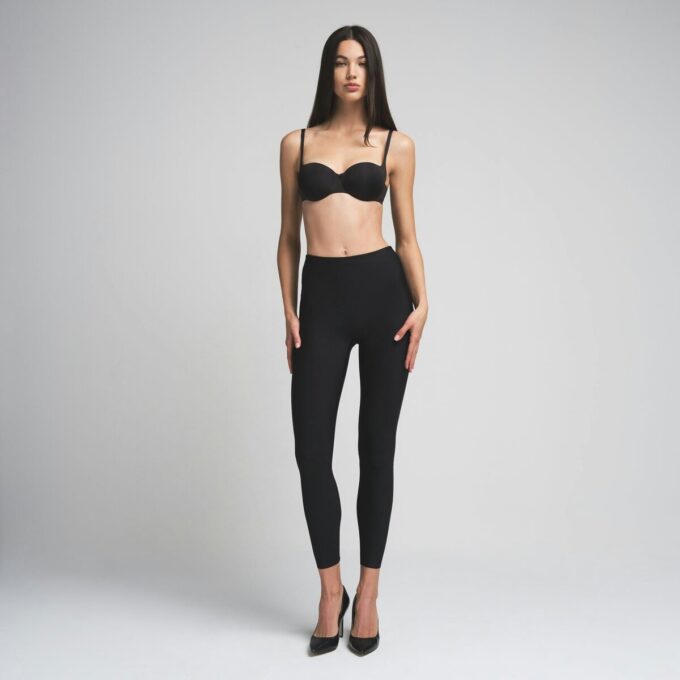 SKIMS RUMPFÖRSTÄRKANDE VADDERADE LEGGINGS