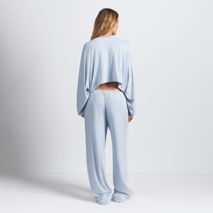 SKIMS SLEEP BOTTEN LÅNGÄRMAD OCH BYXOR SET SKIMS SLEEP BOTTEN LÅNGÄRMAD OCH BYXOR SET
