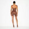 SKIMS ULTIMATE BODY BUTT OCH HÖFTSTÄRKANDE MIDDELÅRSBODY