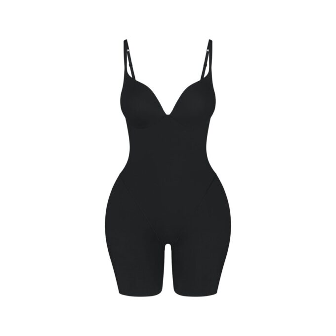 SKIMS ULTIMATE BODY BUTT OCH HÖFTSTÄRKANDE MIDDELÅRSBODY