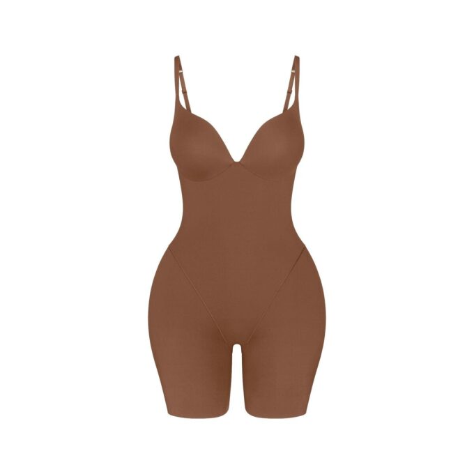 SKIMS ULTIMATE BODY BUTT OCH HÖFTSTÄRKANDE MIDDELÅRSBODY