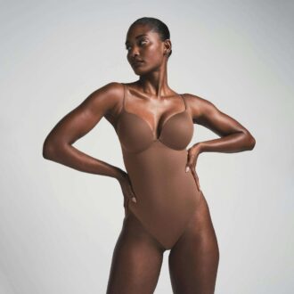 SKIMS ULTIMATE BODY PUSH-UP THONG-BODY