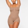 SÖMLÖS SKULPT ARBANDSLÖS SHORTIED BODY SÖMLÖS SKULPT ARBANDSLÖS SHORTIED BODY