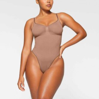 SÖMLÖS SKULPT THONG-BODY