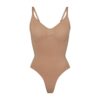SÖMLÖS SKULPT THONG-BODY