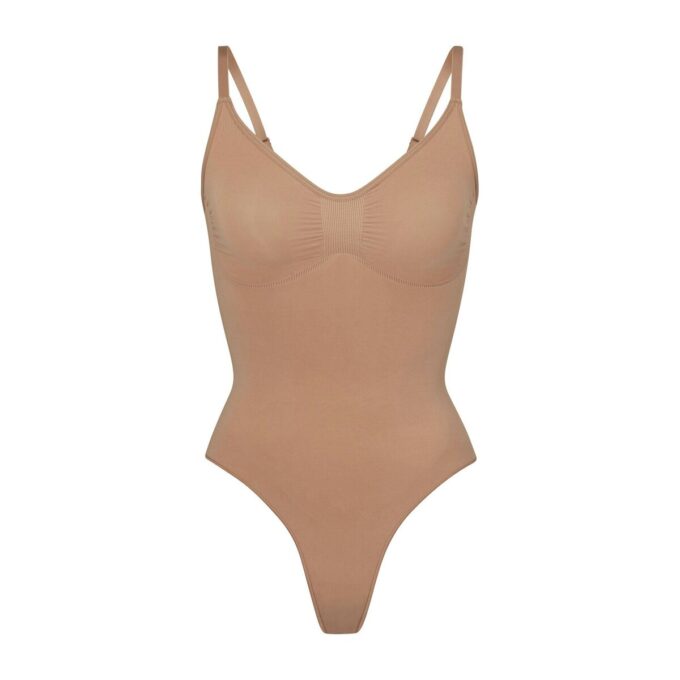 SÖMLÖS SKULPT THONG-BODY