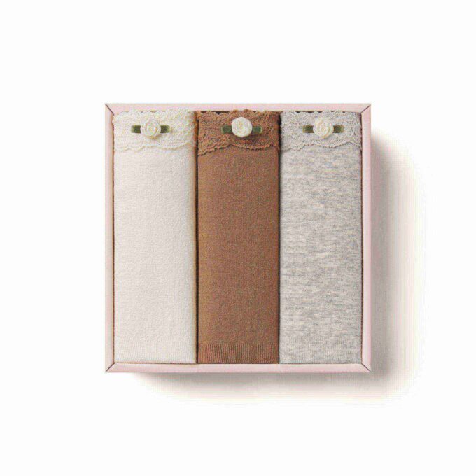 SÖMLÖSA JUNIORS BIKINI MED SPETSER I BOMULL, 3-PACK