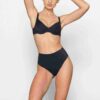 SMOOTHING INTIMATES HÖGMIDDAD THONG SMOOTHING INTIMATES HÖGMIDDAD THONG