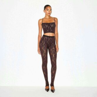 STICKAD SPETSBESKRIVEN CAMI