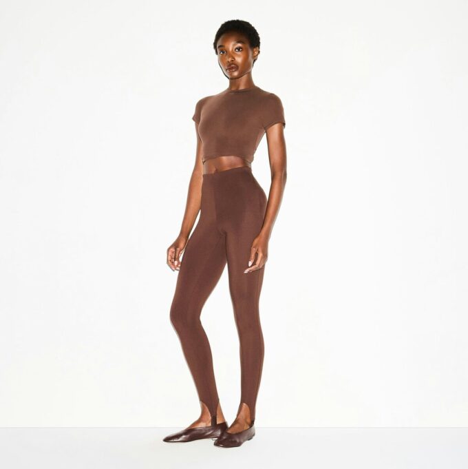 THE ESSENTIAL COLLECTION HÖGMIDDAD STIRRUP LEGGINGS THE ESSENTIAL COLLECTION HÖGMIDDAD STIRRUP LEGGINGS