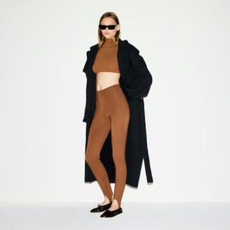 THE ESSENTIAL COLLECTION HÖGMIDDAD STIRRUP LEGGINGS