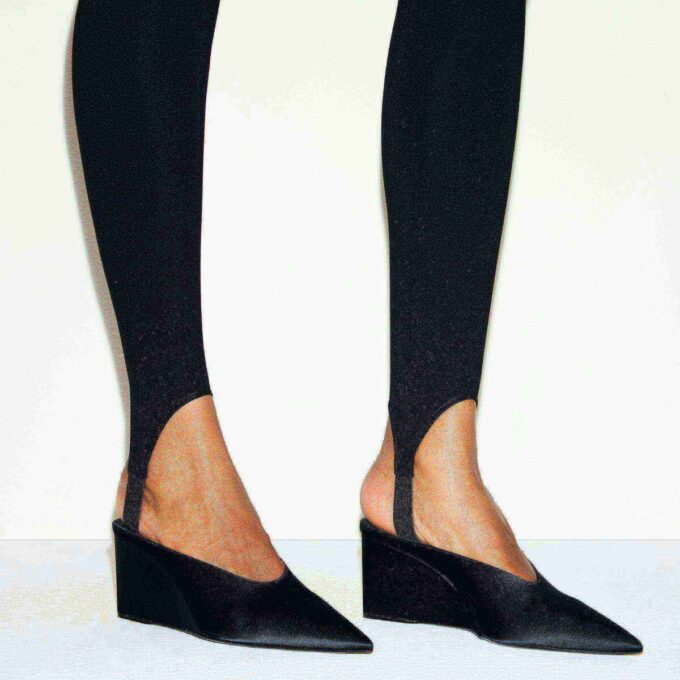 THE ESSENTIAL COLLECTION HÖGMIDDAD STIRRUP LEGGINGS THE ESSENTIAL COLLECTION HÖGMIDDAD STIRRUP LEGGINGS