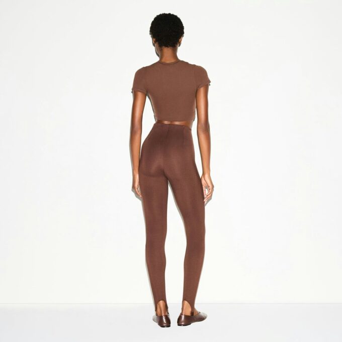 THE ESSENTIAL COLLECTION HÖGMIDDAD STIRRUP LEGGINGS THE ESSENTIAL COLLECTION HÖGMIDDAD STIRRUP LEGGINGS