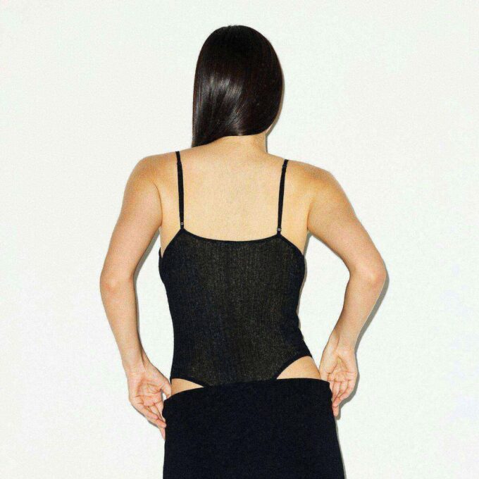 Tunn stickad cami-body