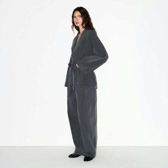 VÄVD LOUNGE OVERSIZED OMLOTTTOPP VÄVD LOUNGE OVERSIZED OMLOTTTOPP